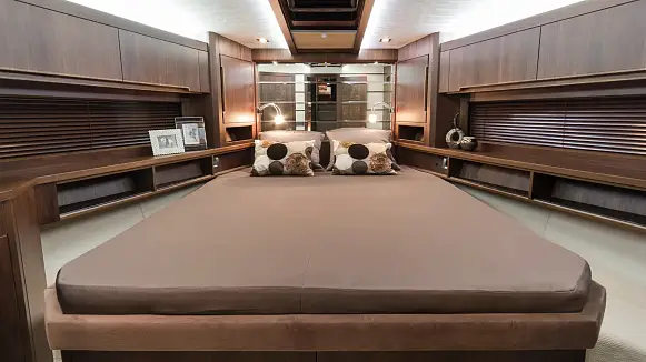 GALEON 560 SKY yacht