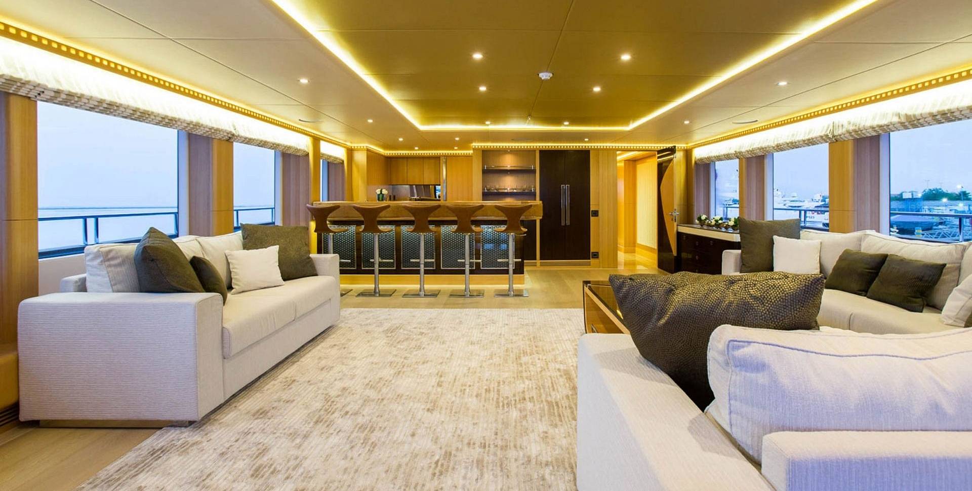 Majesty 155 yacht