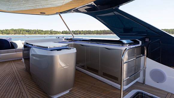GALEON 620 FLY yacht