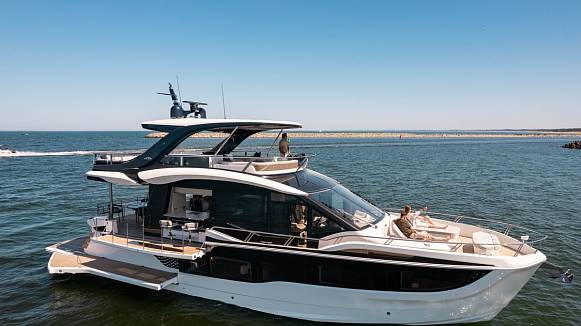 GALEON 620 FLY yacht
