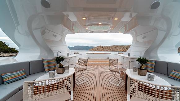 JAZ yacht
