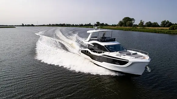 GALEON 560 FLY yacht