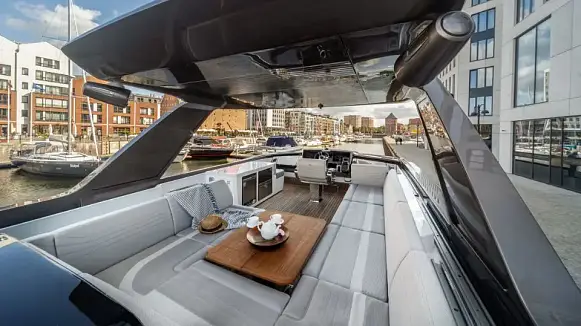 GALEON 700 SKY yacht