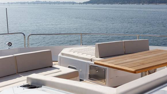 SUNSEEKER 76 yacht