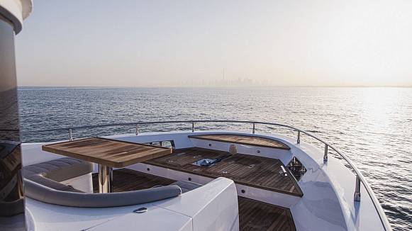 Nomad 70 SUV yacht