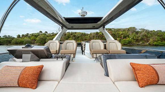 GALEON 520 FLY yacht