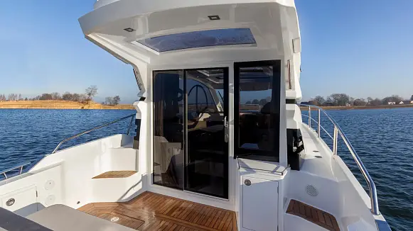 GALEON 310 HTC yacht