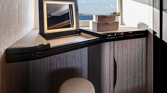 GALEON 520 FLY yacht