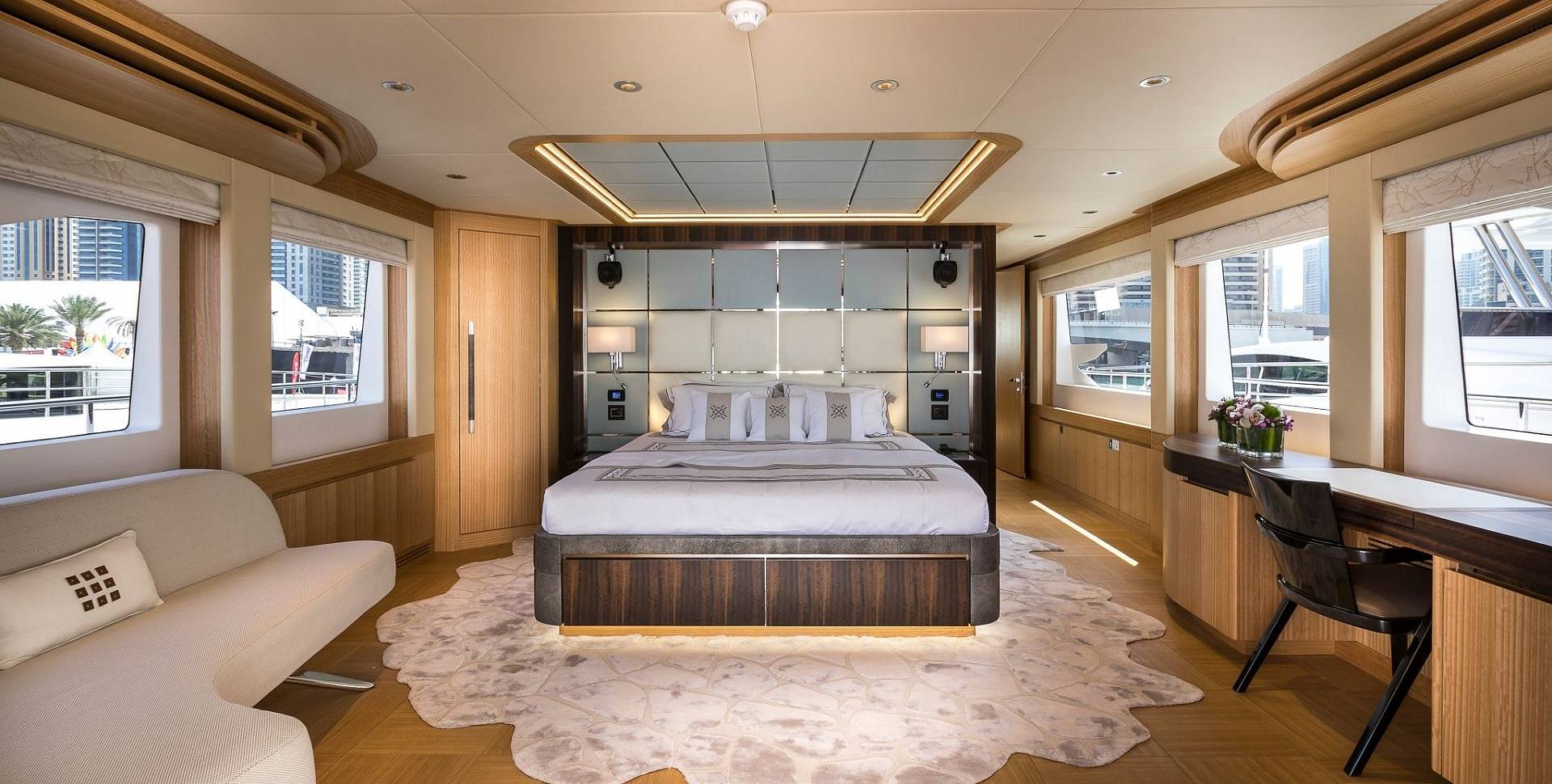 Majesty 110 yacht