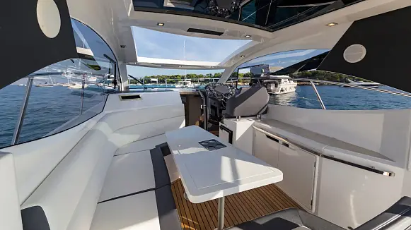 GALEON 365 HTS yacht