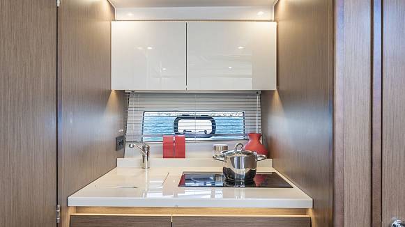 GRAN TURISMO 36 yacht