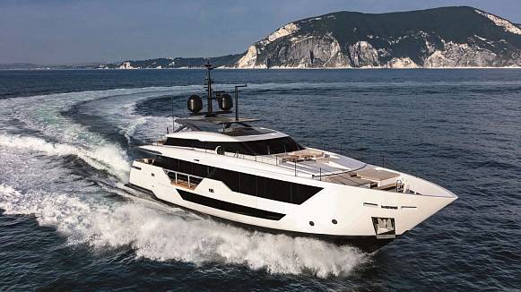 Custom Line 106 Y yacht