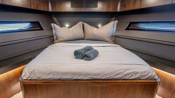 FAIRLINE 65 GTO yacht