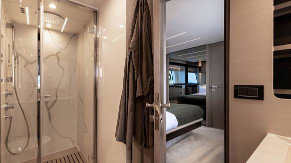 BELLA KATRIN yacht