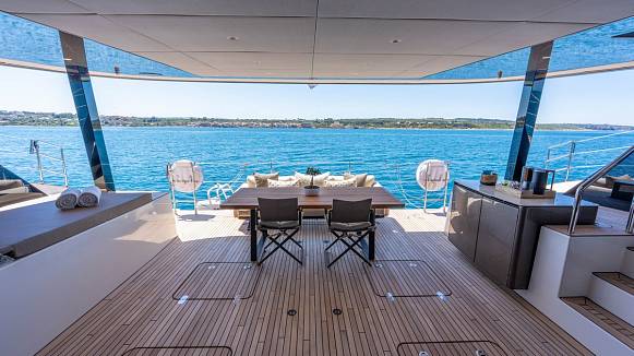 SUNREEF 60 SAILING yacht