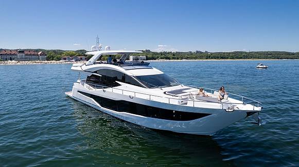 GALEON 800 FLY yacht