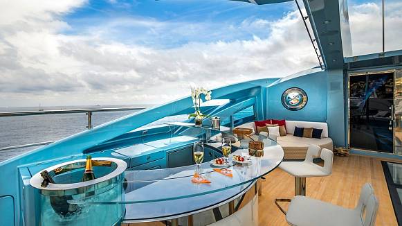 QUEEN ALLA yacht