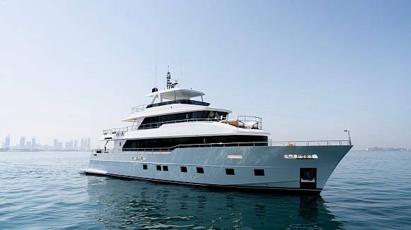 NOMAD 101 yacht
