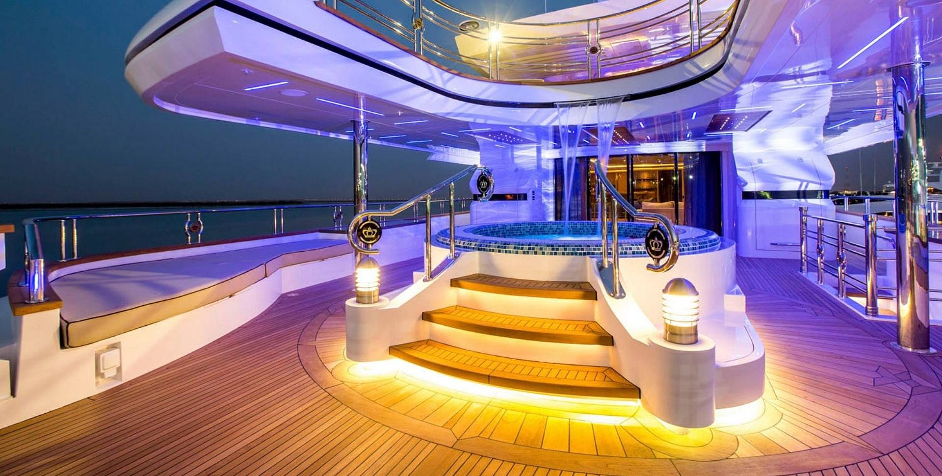 Majesty 155 yacht