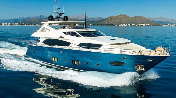 SHE GOT THE HOUSE yacht