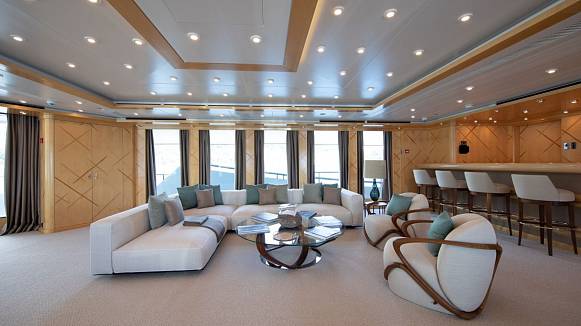 AHS yacht