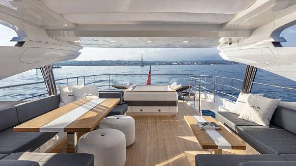 PEARL 95 yacht