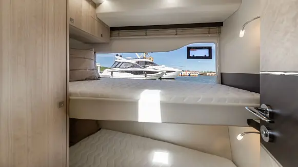 GALEON 440 FLY yacht