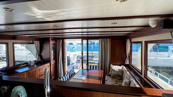 DE ALM DELFINO 60 yacht