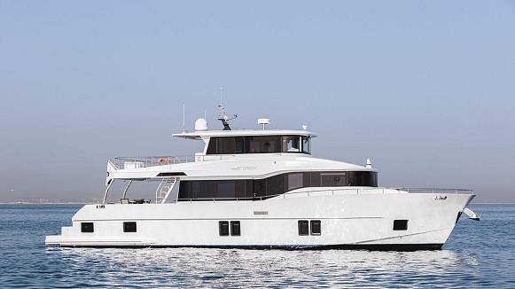 Nomad 70 SUV yacht