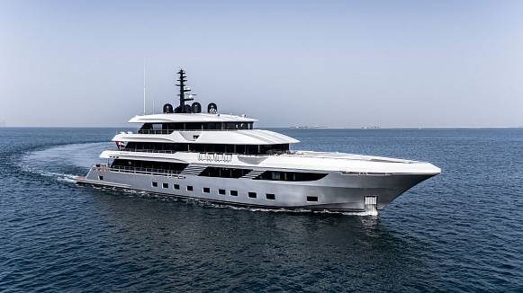 Majesty 175 yacht