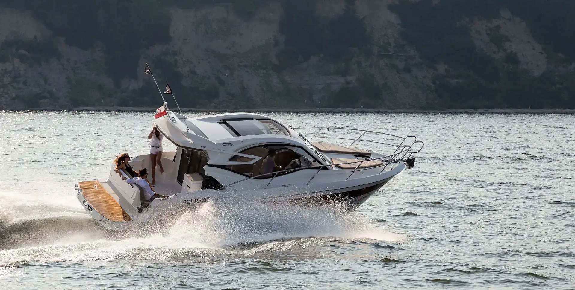 GALEON 310 HTC yacht