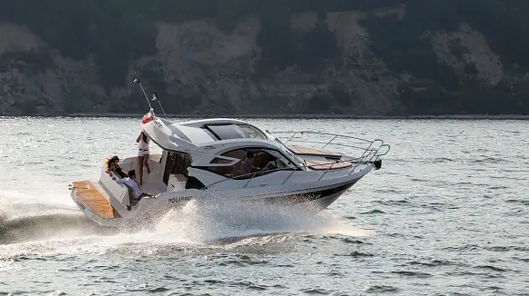 GALEON 310 HTC yacht