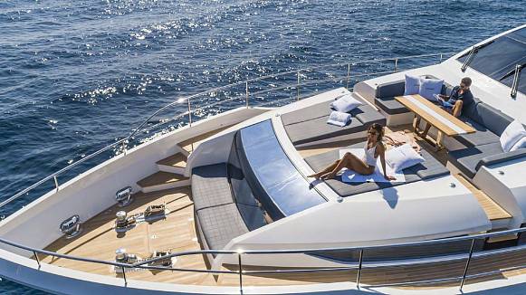 PEARL 95 yacht