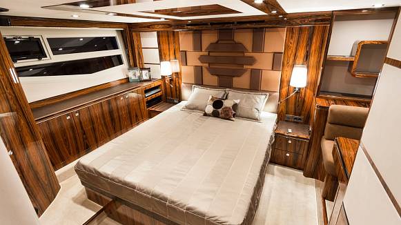 GALEON 550 FLY yacht