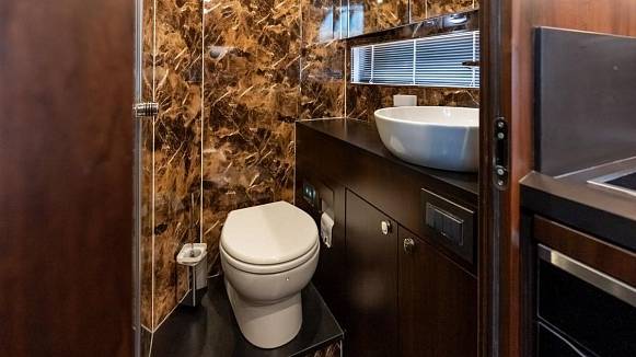 FAIRLINE 65 GTO yacht