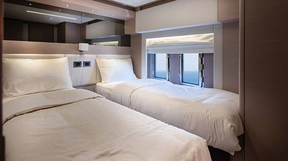 Nomad 70 SUV yacht