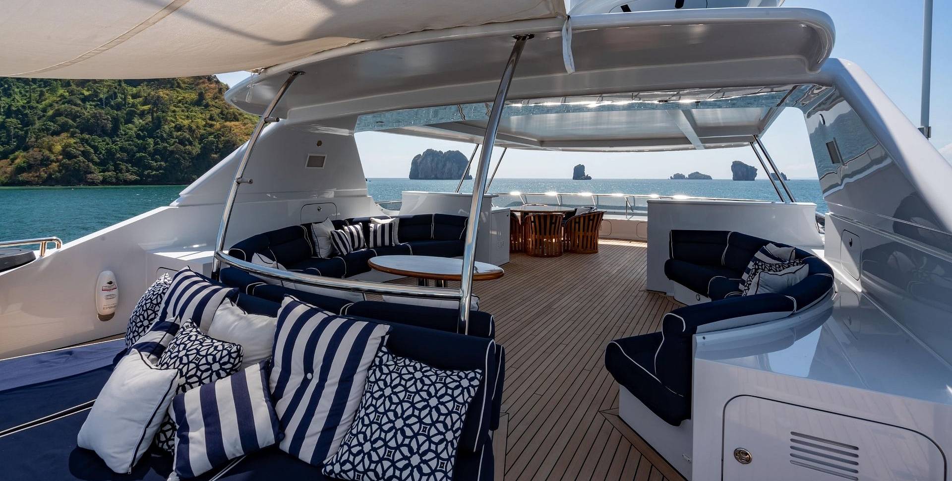 LADY AZUL yacht