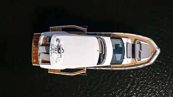 GALEON 560 FLY yacht