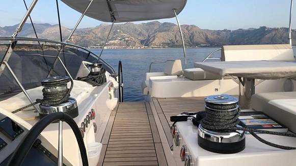 PRIVILEGE SERIE 6 yacht