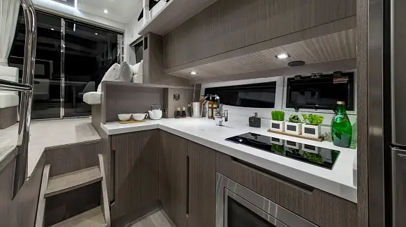 GALEON 430 HTC yacht