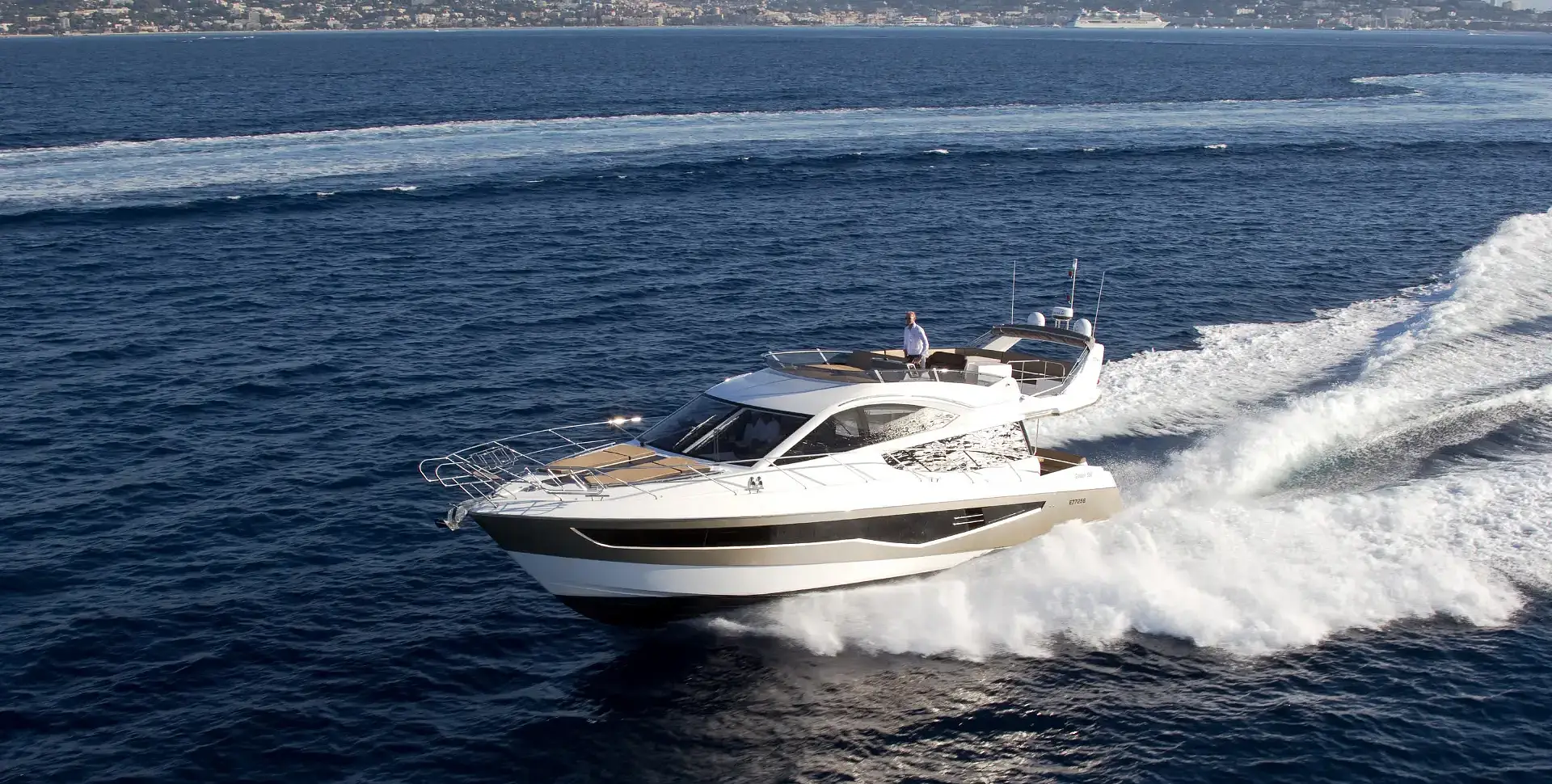 GALEON 550 FLY yacht