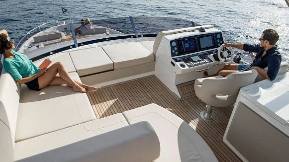 SUNSEEKER 76 yacht