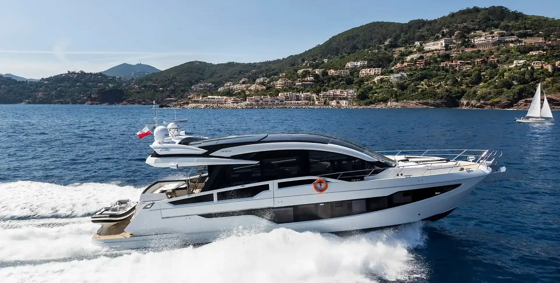 GALEON 650 SKY yacht