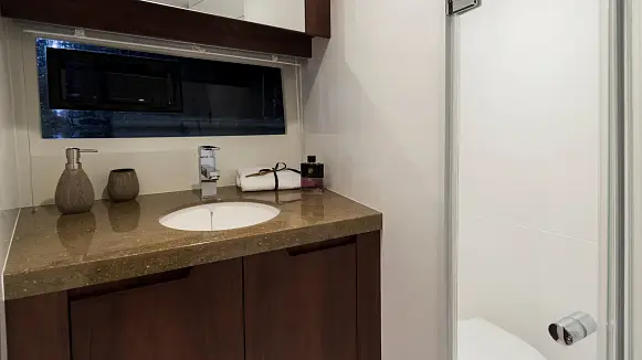 GALEON 365 HTS yacht