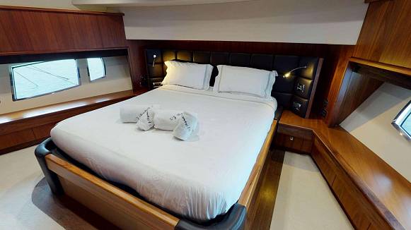 SHE GOT THE HOUSE yacht