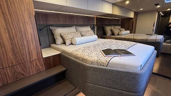 SUNREEF 60 SAILING yacht