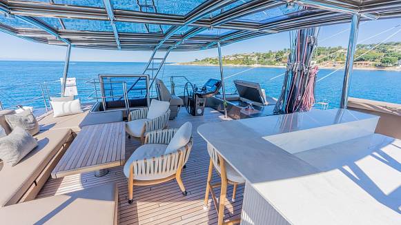 SUNREEF 60 SAILING yacht