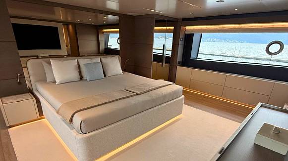 ALBUS yacht