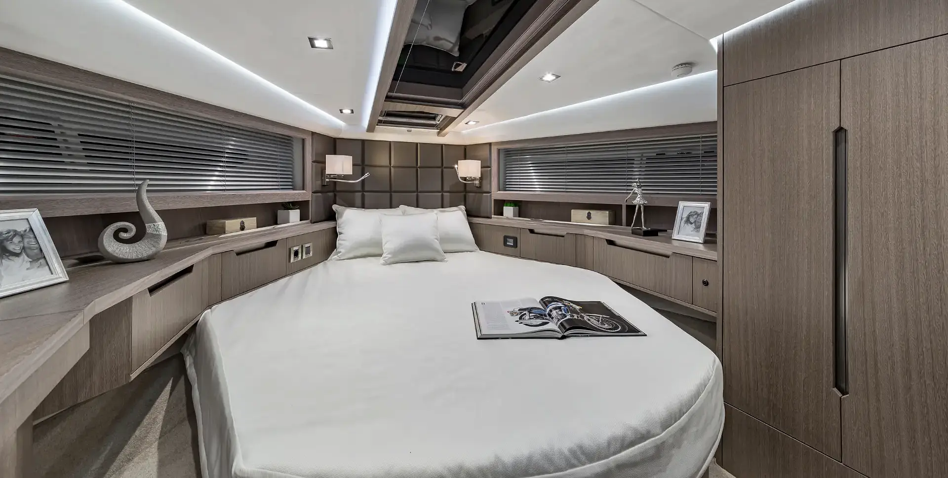 GALEON 430 HTC yacht