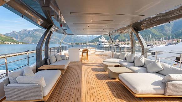 ALBUS yacht